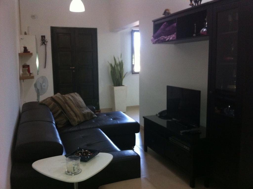 Genista Apartment Kalkara الغرفة الصورة