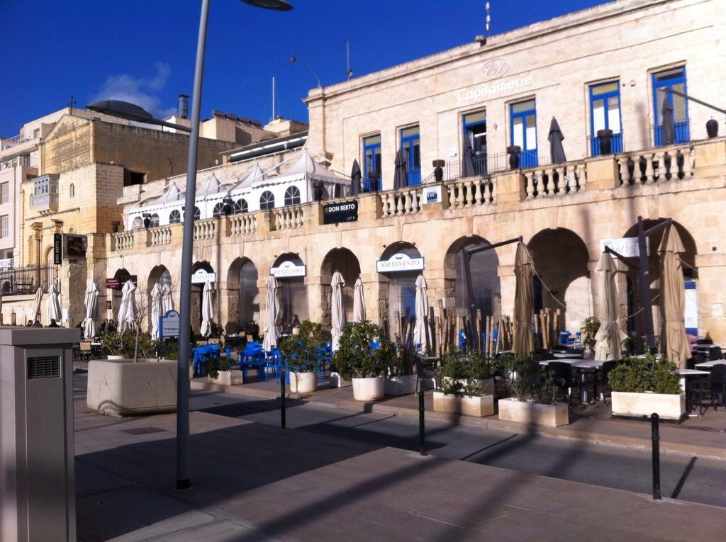 Genista Apartment Kalkara الغرفة الصورة